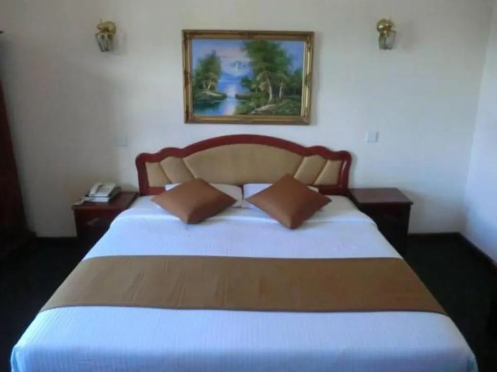 Alpine Hotel Nuwara Eliya 3*,